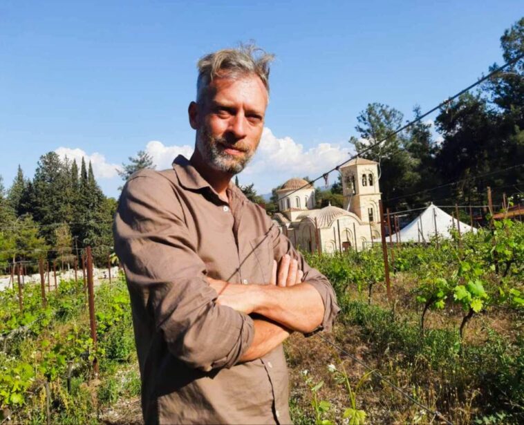 Santiago Martinez Polo: Οινικός μετανάστης