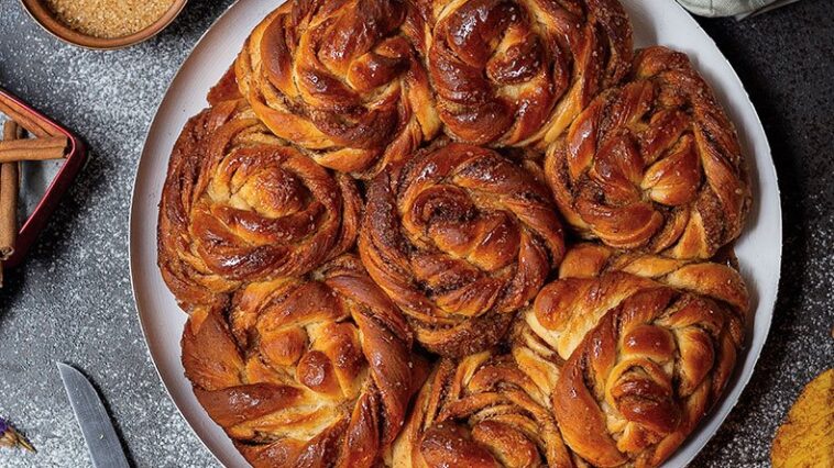 Cinnamon rolls με κάρδαμο