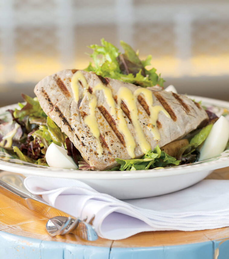 Σαλάτα Niçoise µε τόνο στη σχάρα