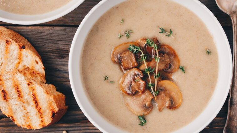 Μανιταρόσουπα με gravy