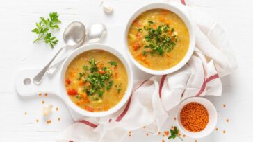 Vegan σούπα με κόκκινες φακές