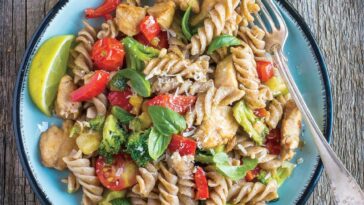 Fusilli oλικής άλεσης με κοτόπουλο και μουστάρδα
