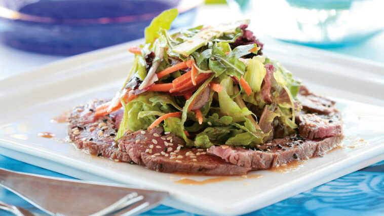 Σαλάτα µε βοδινό tataki