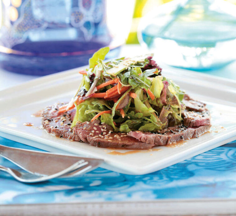 Σαλάτα µε βοδινό tataki