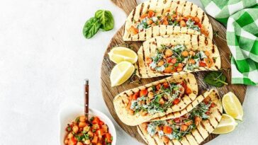 Vegetarian wrap με ρεβίθια