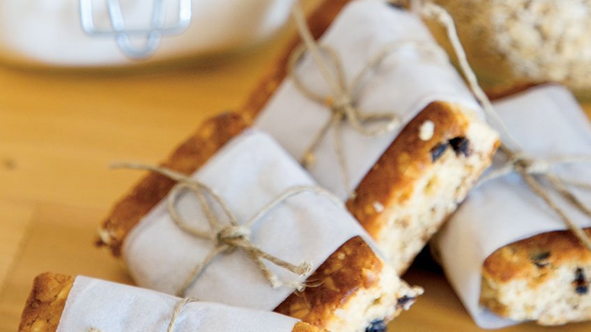 Μπάρες με βρώμη και ξηρούς καρπούς