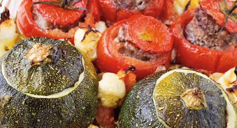 Ντομάτες και κoλοκυθάκια γεμιστά