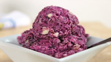 Παγωμένο γιαούρτι με βατόμουρα και chocolate chips