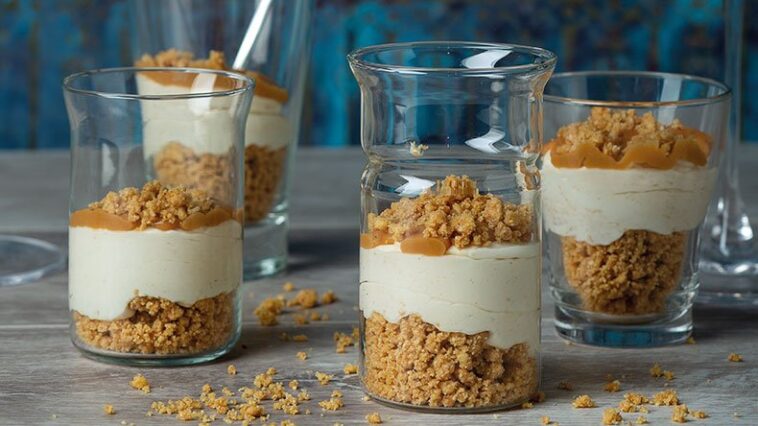 Cheesecake µε φιστικοβούτυρο και καραµέλα βουτύρου