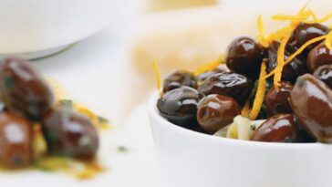 Ελιές ψητές µε πορτοκάλι