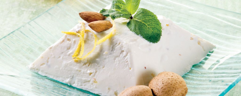 Κρέμα αναρή με αμύγδαλα και μέλι