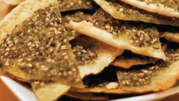 Τραγανές πιτούλες με ζαατάρ και ταχίνι