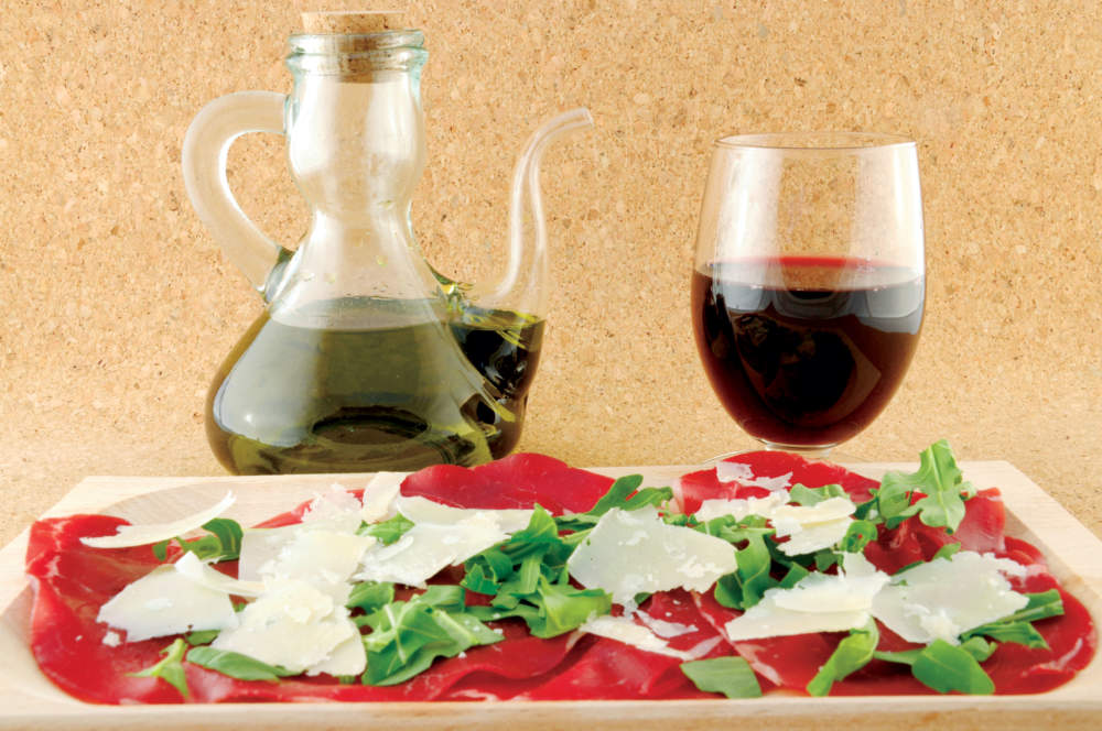 Carpaccio µε bresaola ρόκα και παρµεζάνα  
